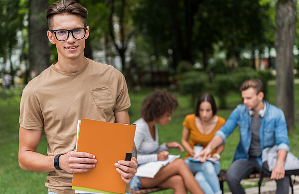 Zweiter Bildungsweg, Studium: Lohnt sich das finanziell?