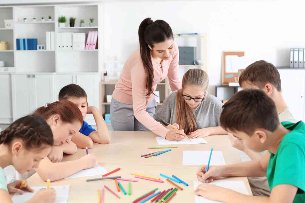 Students preparing for high school, as shown in this photo, can also take part in an intensive high school preparation course during the vacations - also known as vacation courses for high school preparation.